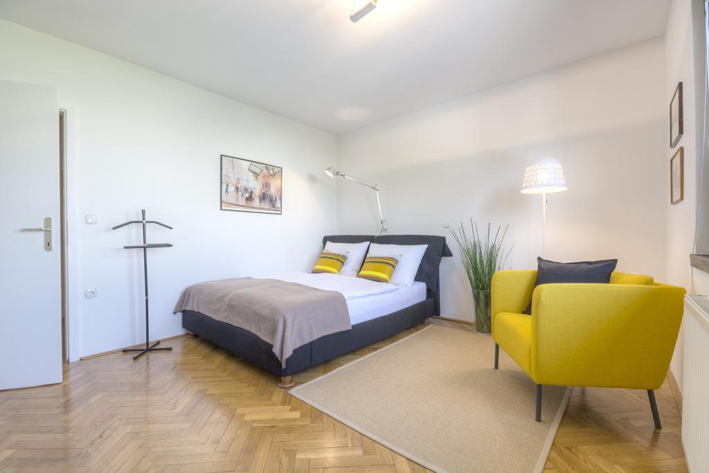 Apartments Fine Ziherlova Ljubljana Cameră foto